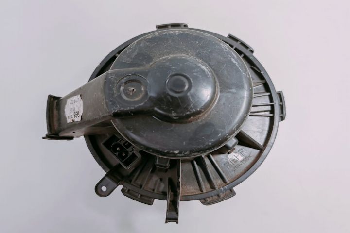 Ventilator habitaclu Volkswagen VW Crafter prima generatie