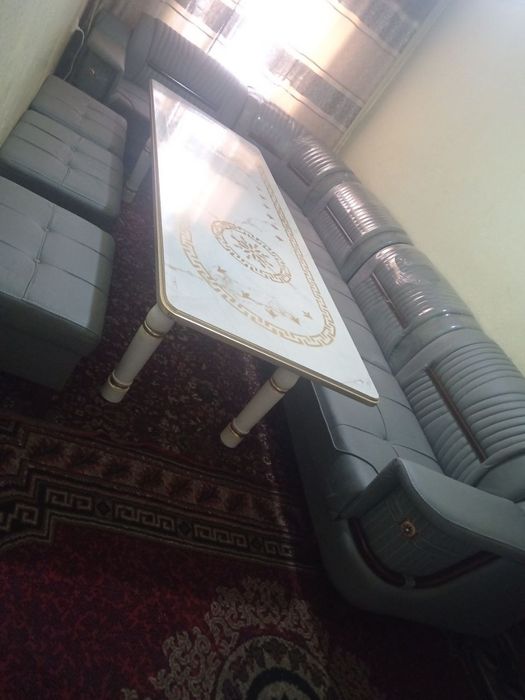 Divan, 1 stol, 3 sidenye