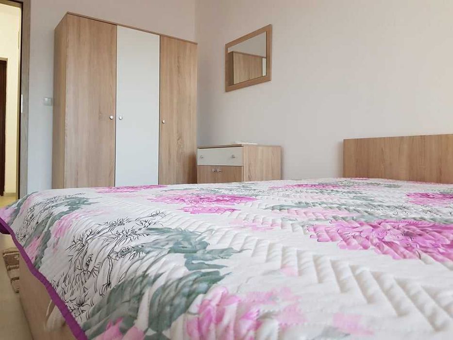 Дава се под наем Двустаен апартамент в Бургас, Меден рудник - зона Б - 64 кв.м за 255 € - Снимка #1