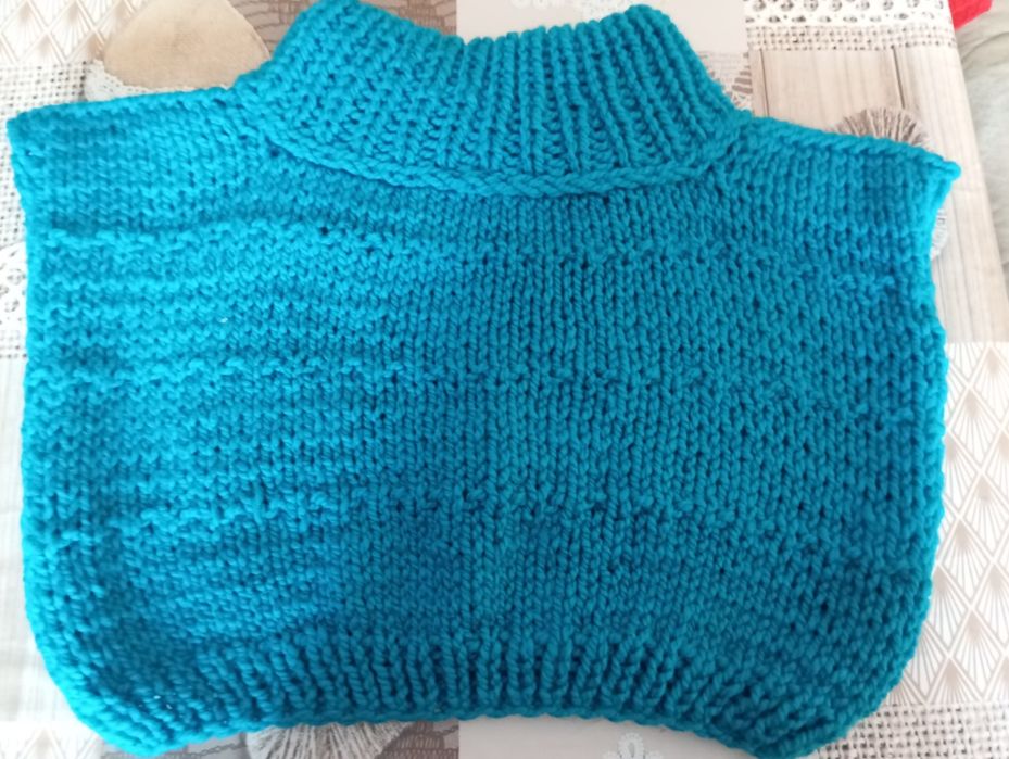 Синьо пончо за малко дете