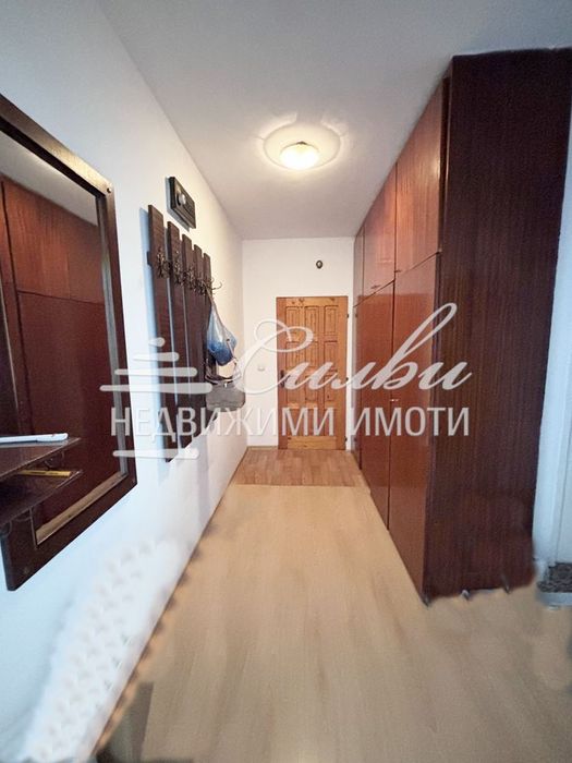 Продава се Двустаен апартамент в Шумен, 5-ти полк - 61 кв.м за 1463 €/кв.м - Снимка #3