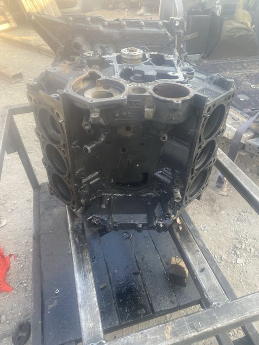 блок с бутала и колянов вал BUG 3.0tdi