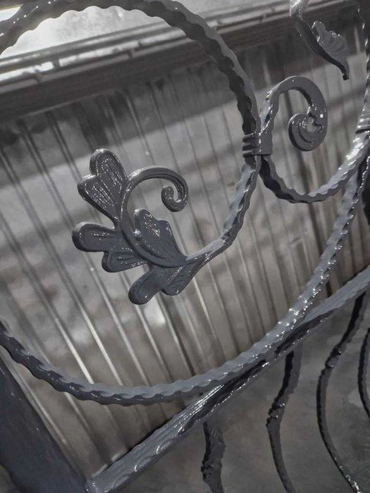 Porti, panouri de gard , balsutrade vopsite in camp electrostatic