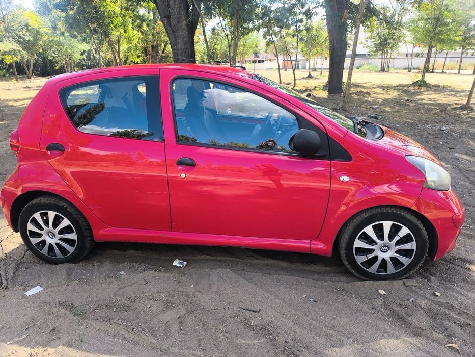 Toyota aygo 1.0 i, 2007, газ