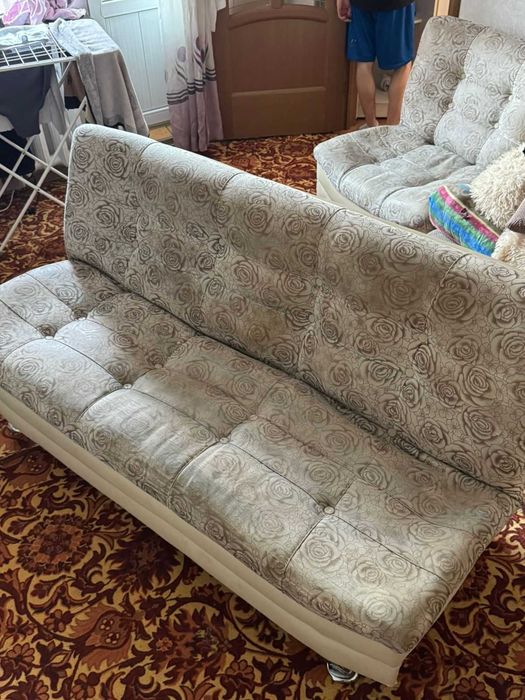 Диван и кресло .