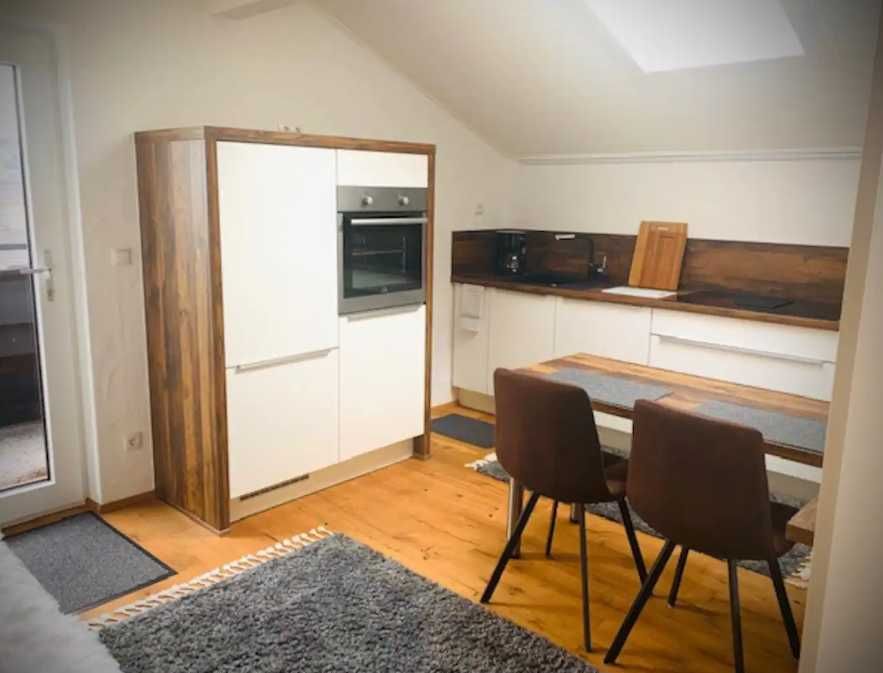 Дава се под наем Едностаен апартамент в Пловдив, Гагарин - 38 кв.м за 204 € - Снимка #1