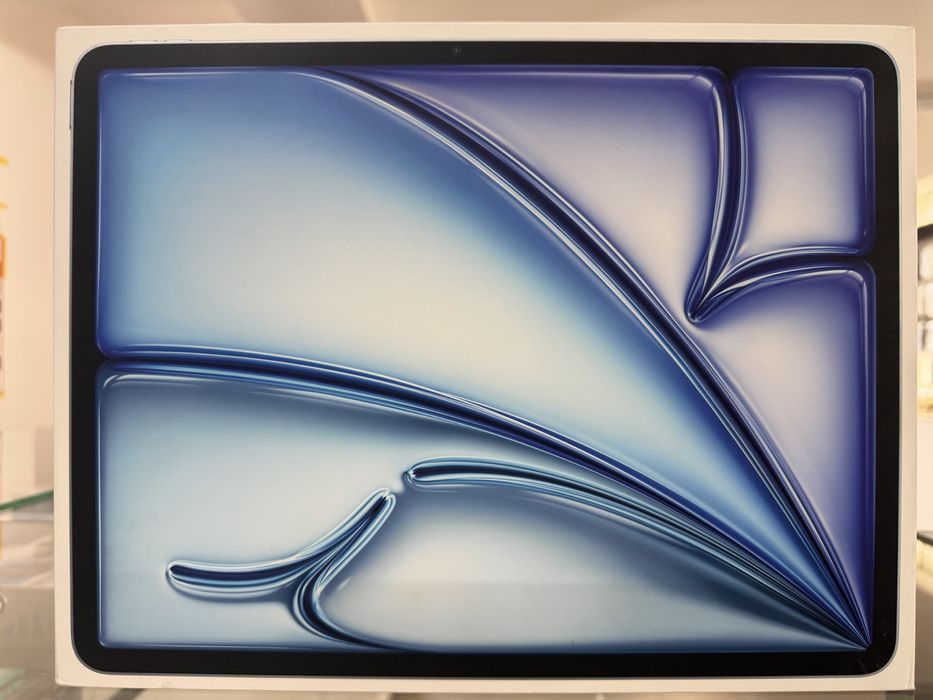 Macbook Air M3 Pret 3000 lei