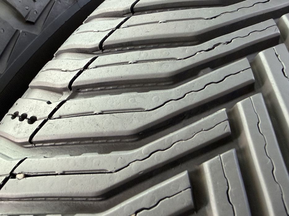 205/55/16 Michelin 4Броя: 240€ 6.5мм Всесезонни гуми
