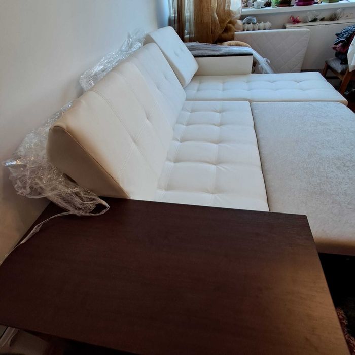 Coltar nou extensibil din piele ecologica alba cu lada