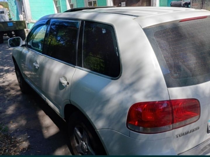 В продаже Touareg 2004