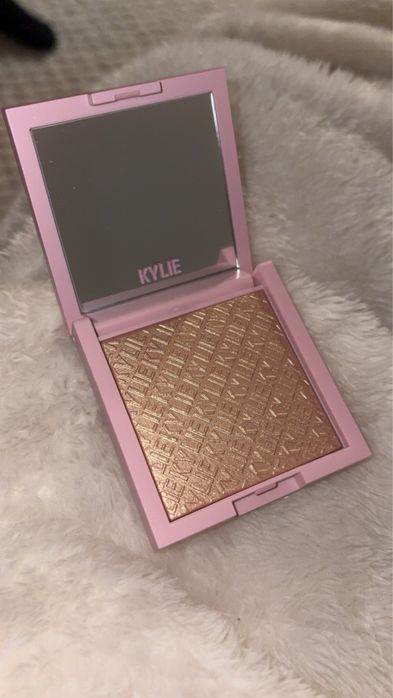 iluminator kylie salted caramel