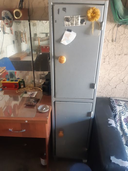 Продам металлические шкафы