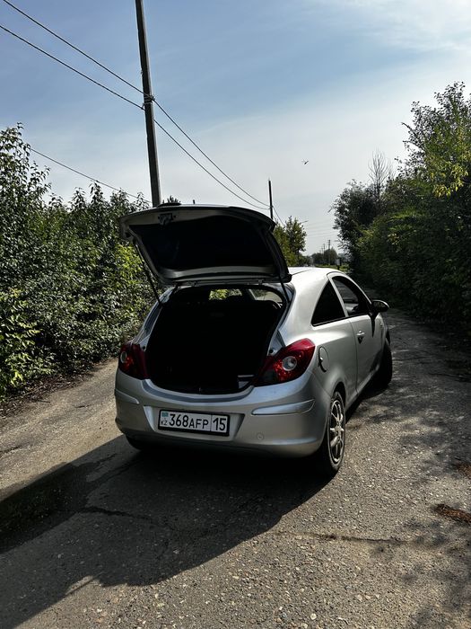 Опель корса д продам