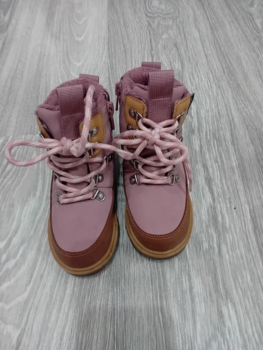 Ghetuțe fete  marimea 24 si 25