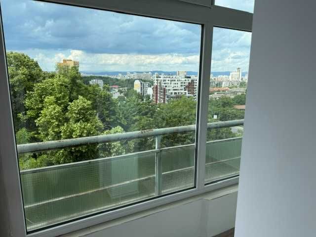Продава двустаен апартамент в ж.к. Лагера