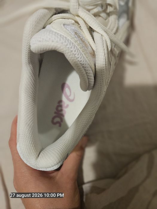 Adidasi asics noi !