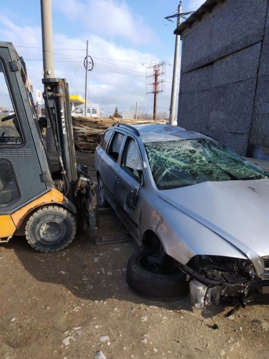 Piese Skoda Octavia 2008 motor azv
