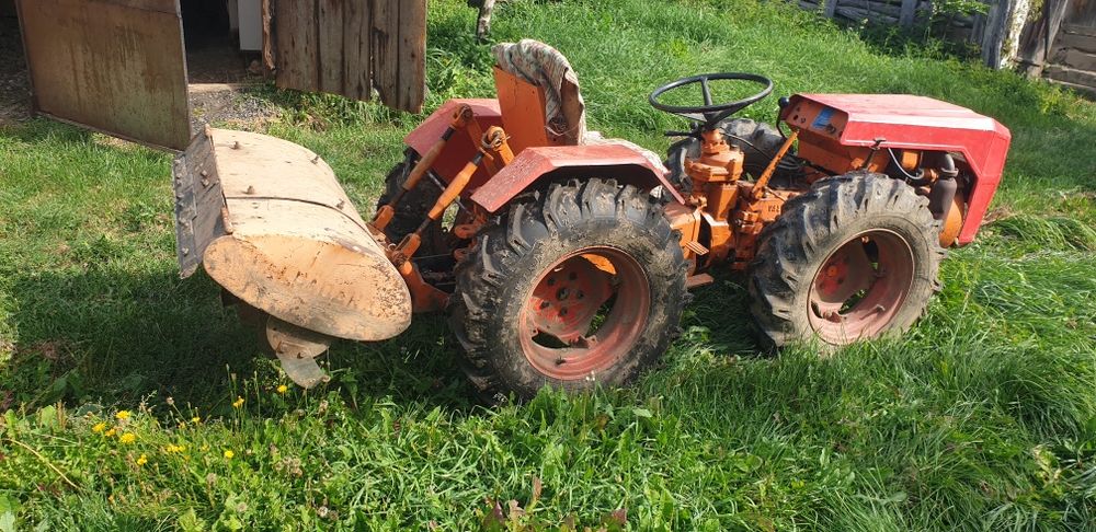 Tractoras 4x4  model italian
