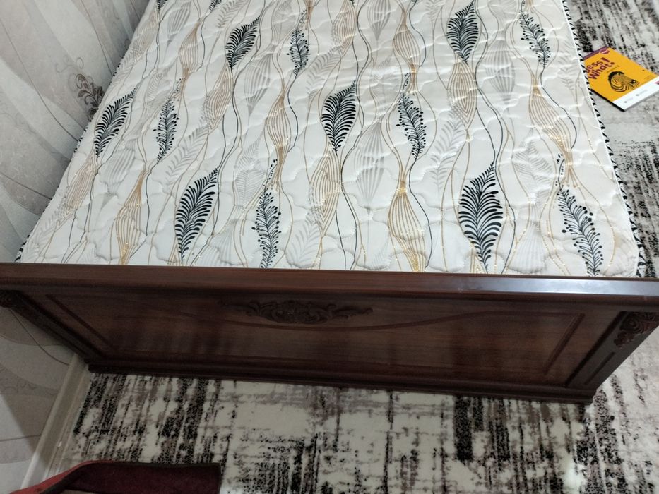 кровать в очень хорошем состоянии