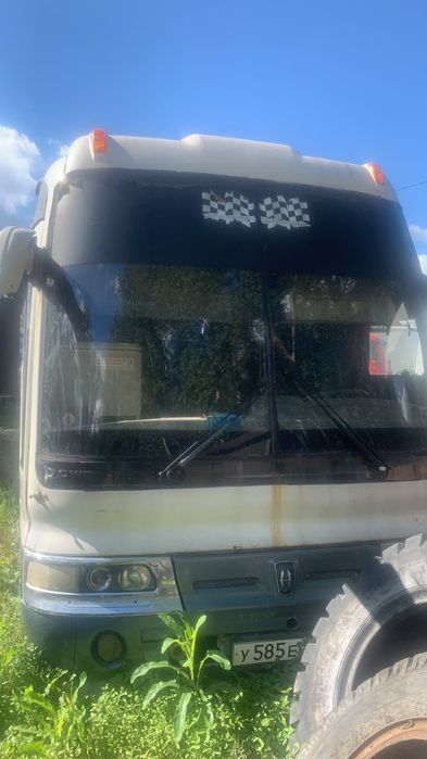 2 автобуса Hyndai