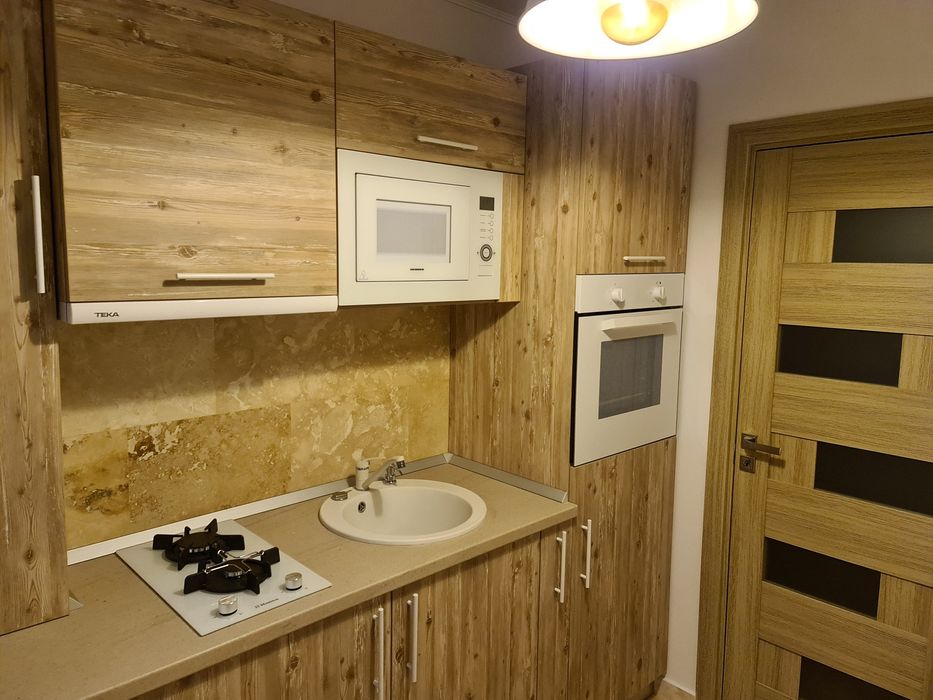 Apartament 2 camere decomandat .
