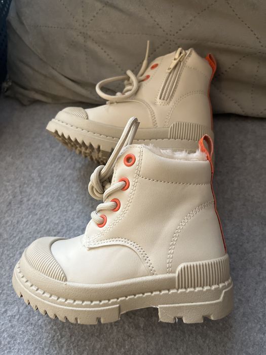 Детски обувки -ботички и балеринки