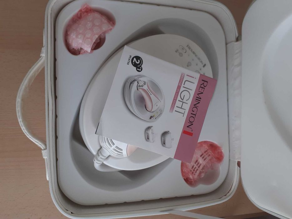 Epilator cu Lumină Intens Pulsată i-LIGHT Prestige IPL6750