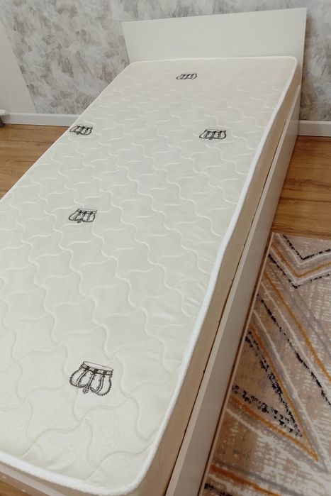 Продам односпальную кровать