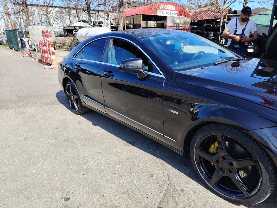 Mercedes CLS blue efficiency 2012