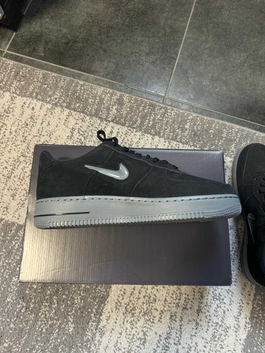 Чисто нови маратонки