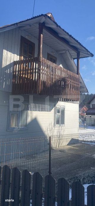 Spatiu comercial si pentru cazare, 8 camere, 119 mp, in Campulung Mold