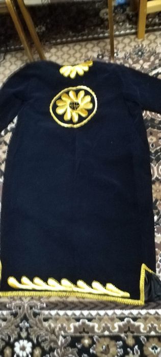 Мужской чапан золотой  вышивкой