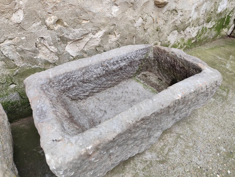 Каменно корито...
