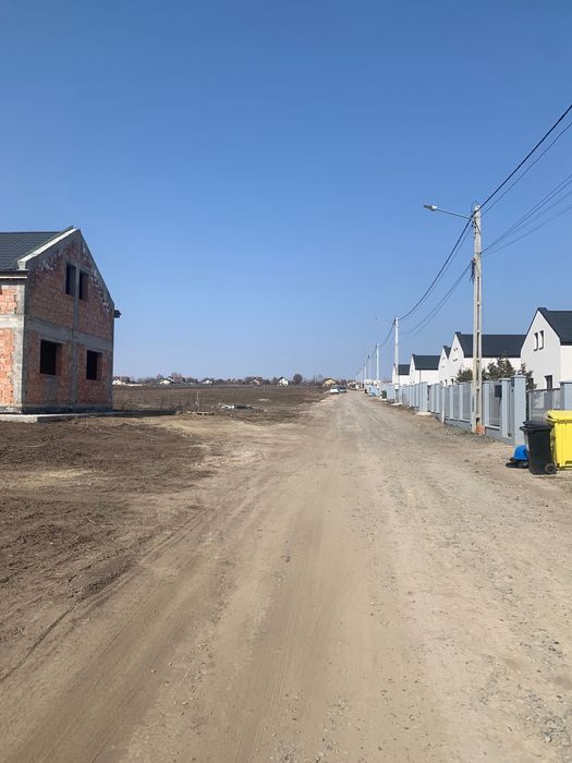 Teren intravilan aronianu