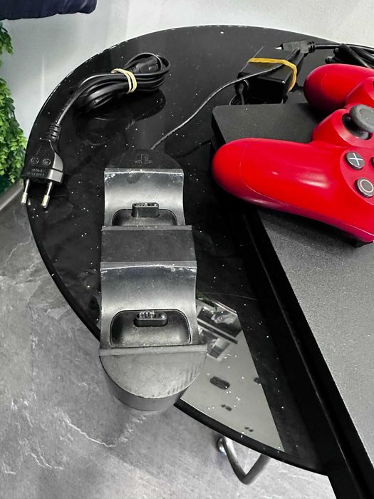 Конзола PlayStation 4 Slim, 500GB HDD, черна