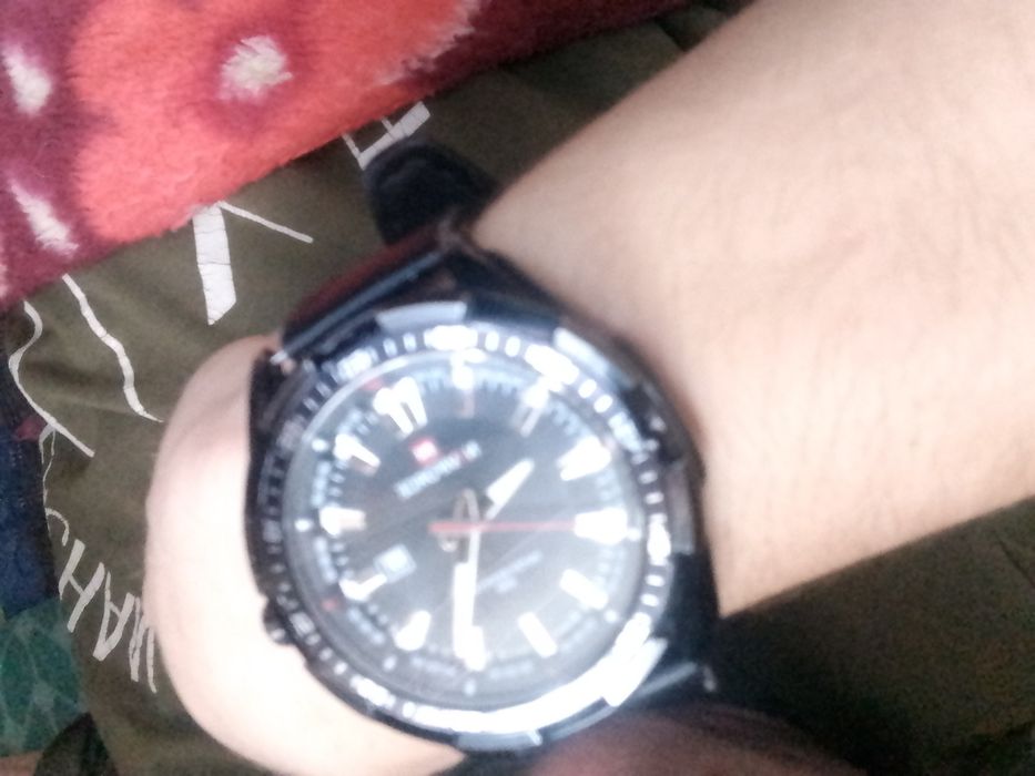 Продам хорошие часы оригинал NAVI FORCE покупал за 20000