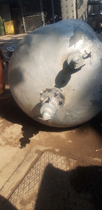 Алюминиевый Бочка. 6 шт. 225 литра 1 шт 400 литра