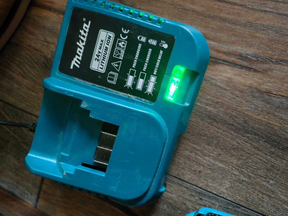 Акумулатори и куфар MAKITA