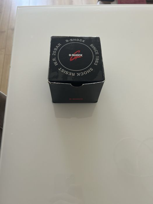 Часовник gshock GA-100-1A2ER