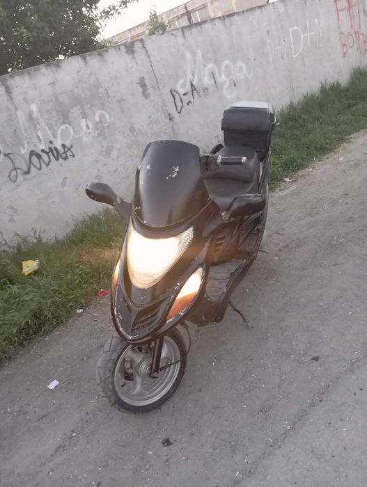 Vand scuter de 150 de  cc