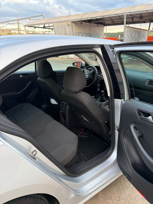 VOLKSWAGEN Jetta 2012 — imagine 5