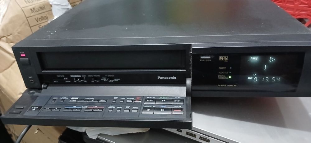 Videorecorder Panasonic NV-J35 HQ VHS 4head
Made in Japan