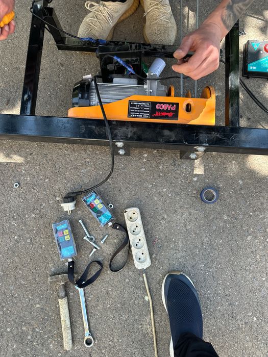 Elektironi lesa lift eskalator
