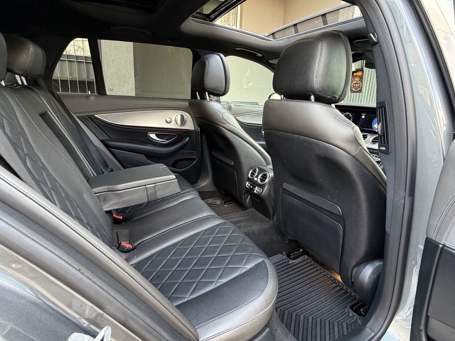 Mercedes E klass 2018 350d•Pano•Designo •4Butoane•Suspensie•Variante