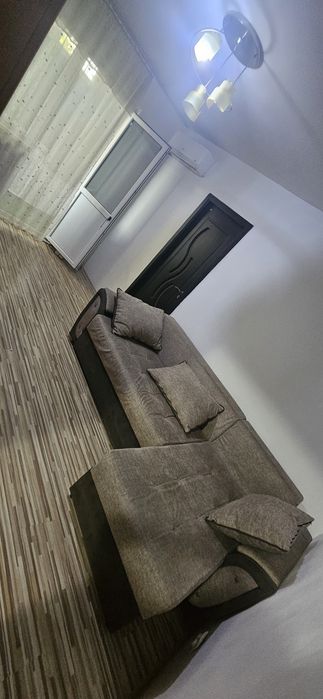 Închiriez apartament