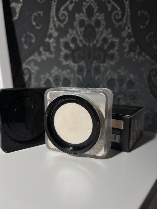 Pudra Huda Beauty
