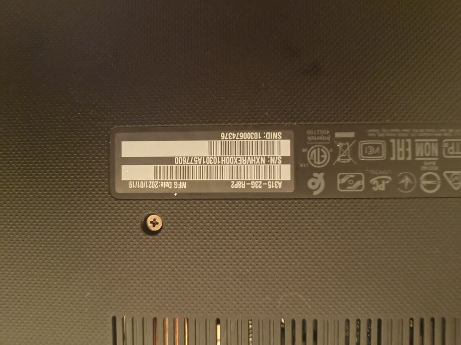Acer Aspire 3 A315 Ryzen 5 3500U, 8GB Ram, placa video Radeon Vega 8 4GB