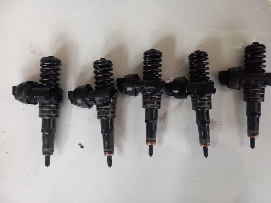Set injectoare Vw T5 - Touareg 2.5 tdi, cod 07Z130073F CE