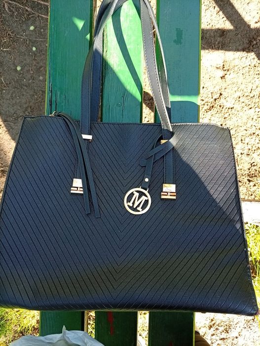 geanta miss lulu in stare foarte buna incapatoare