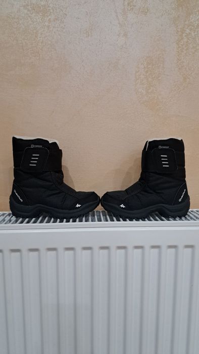 Cizme impermeabile copii marimea 27 Quechua 27 in stare perfecta